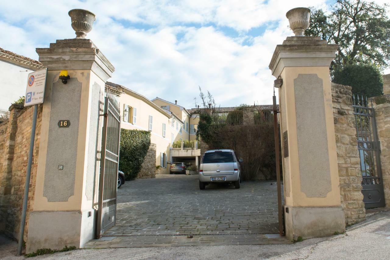 "Nido Del Falco" Palazzo Ricotti Camerano Εξωτερικό φωτογραφία